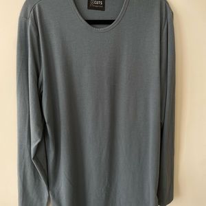 Cuts clothing mens fitted long sleeve elongated curve hem size medium
